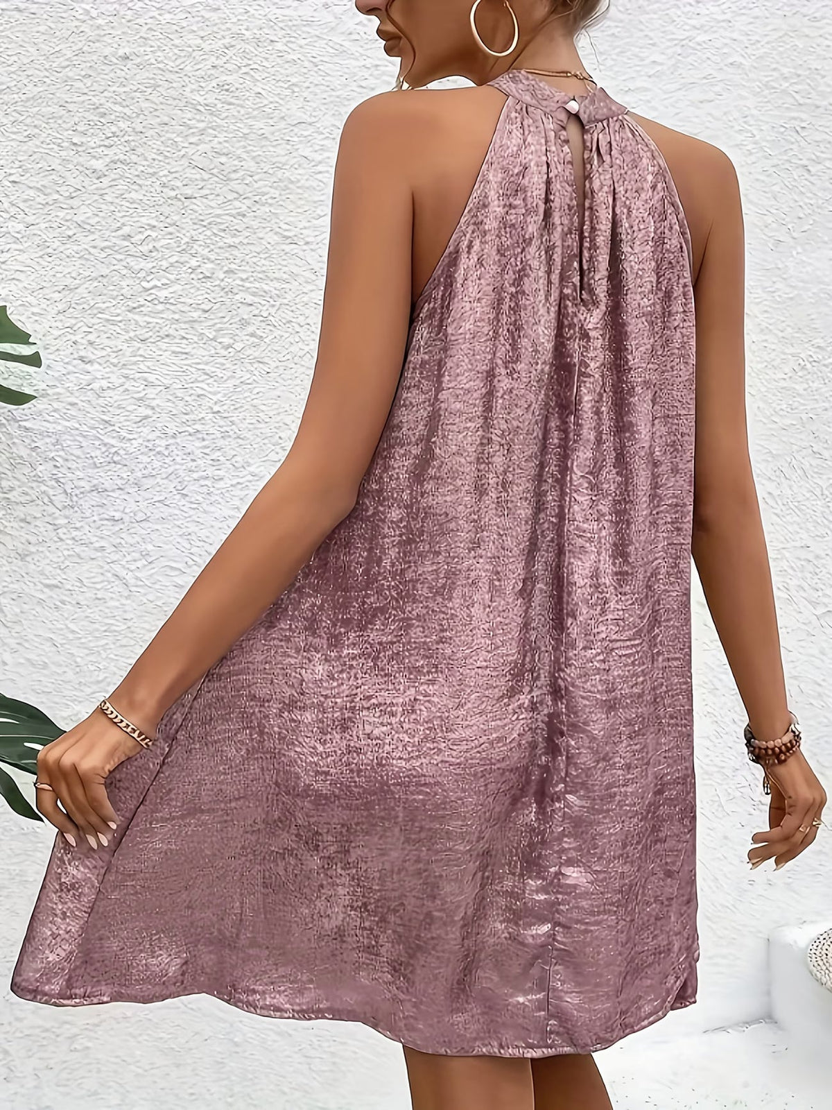 Wrenley | Stylish Sleeveless Halter Neck Dress 4