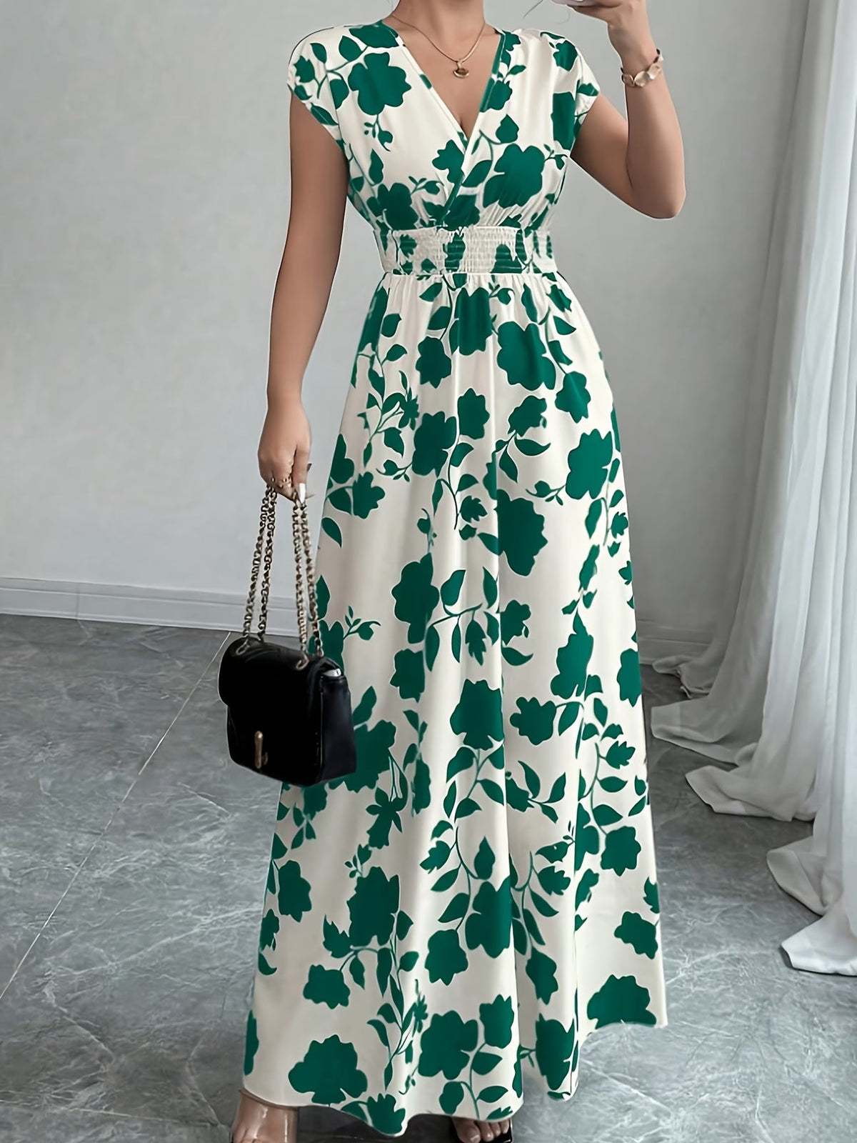 Sariyah | Elegant V-Neck Sleeveless Dress 4