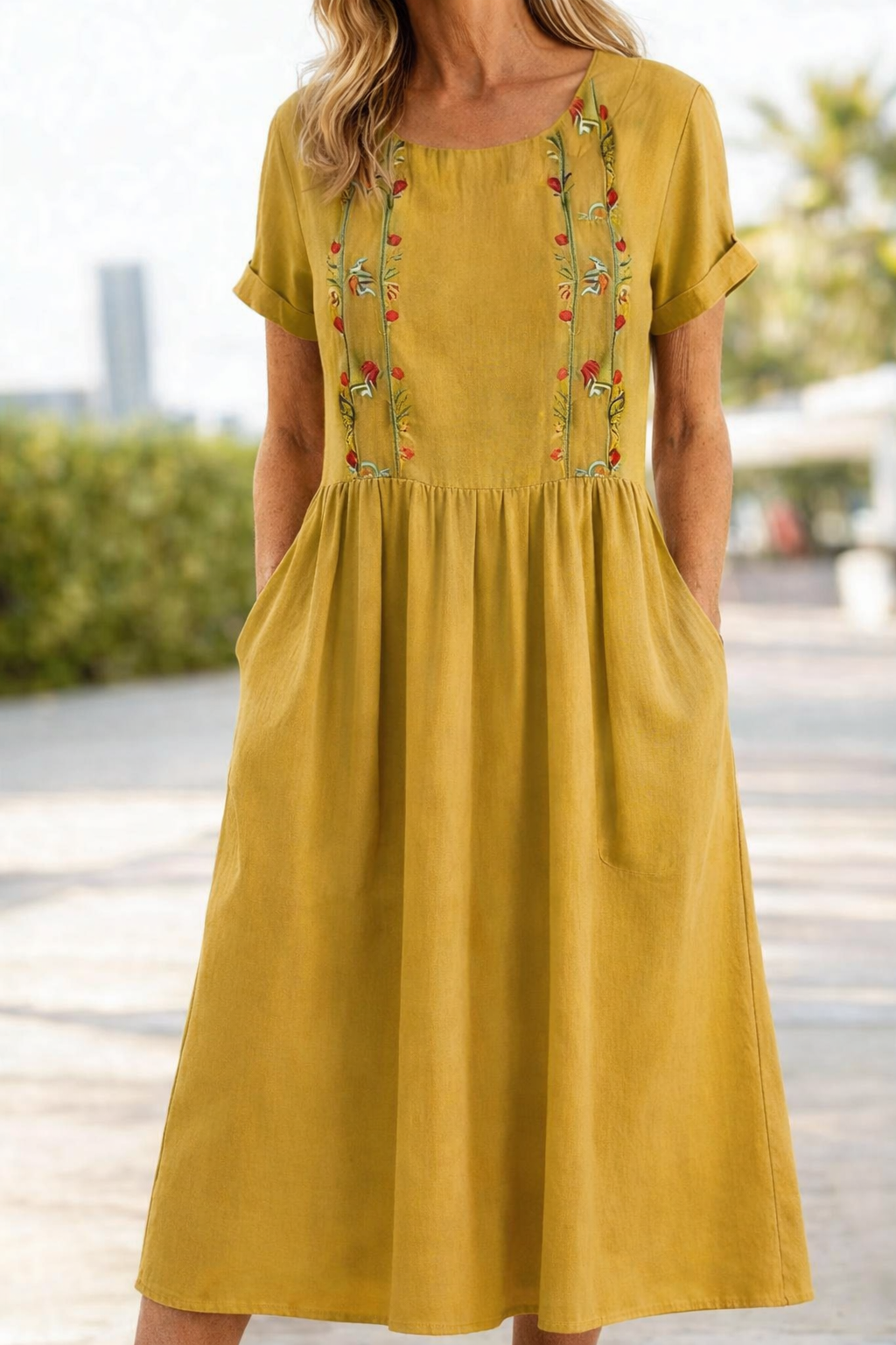 Trixie | Elegant Floral Summer Midi Dress 1