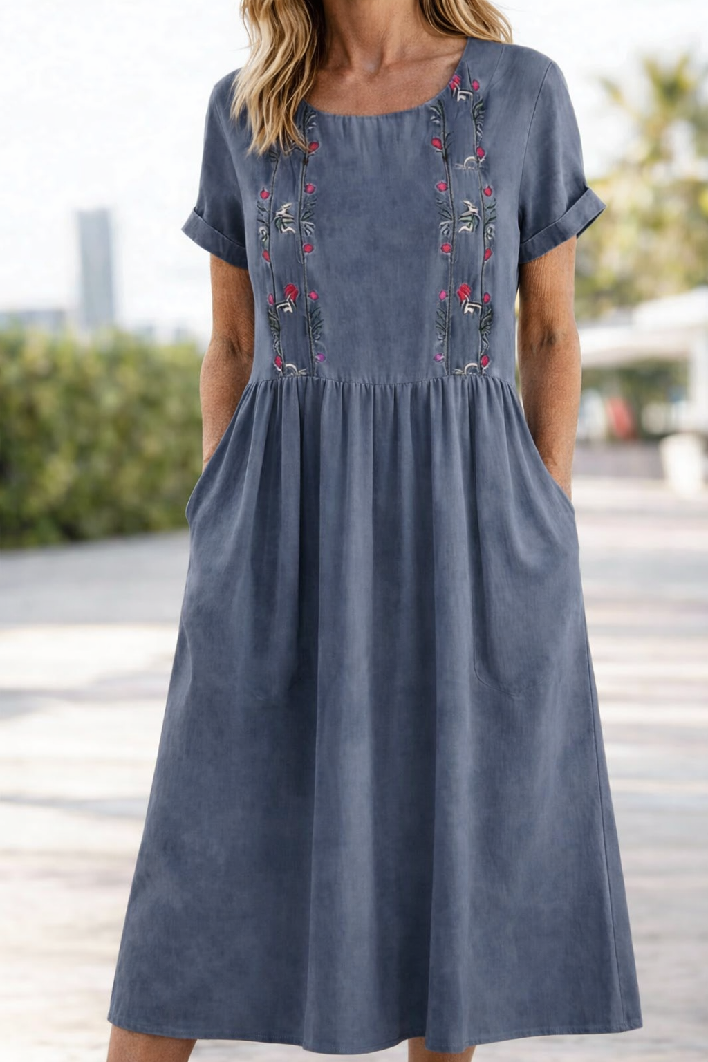 Trixie | Elegant Floral Summer Midi Dress 3