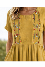 Trixie | Elegant Floral Summer Midi Dress 7