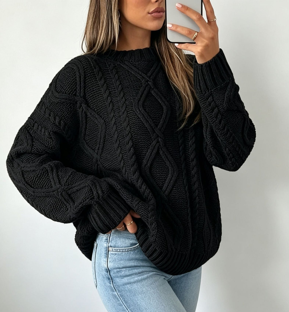 Women's Oversized Cable-Knit Sweater with Crew Neck 3