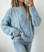 Women's Oversized Cable-Knit Sweater with Crew Neck 5