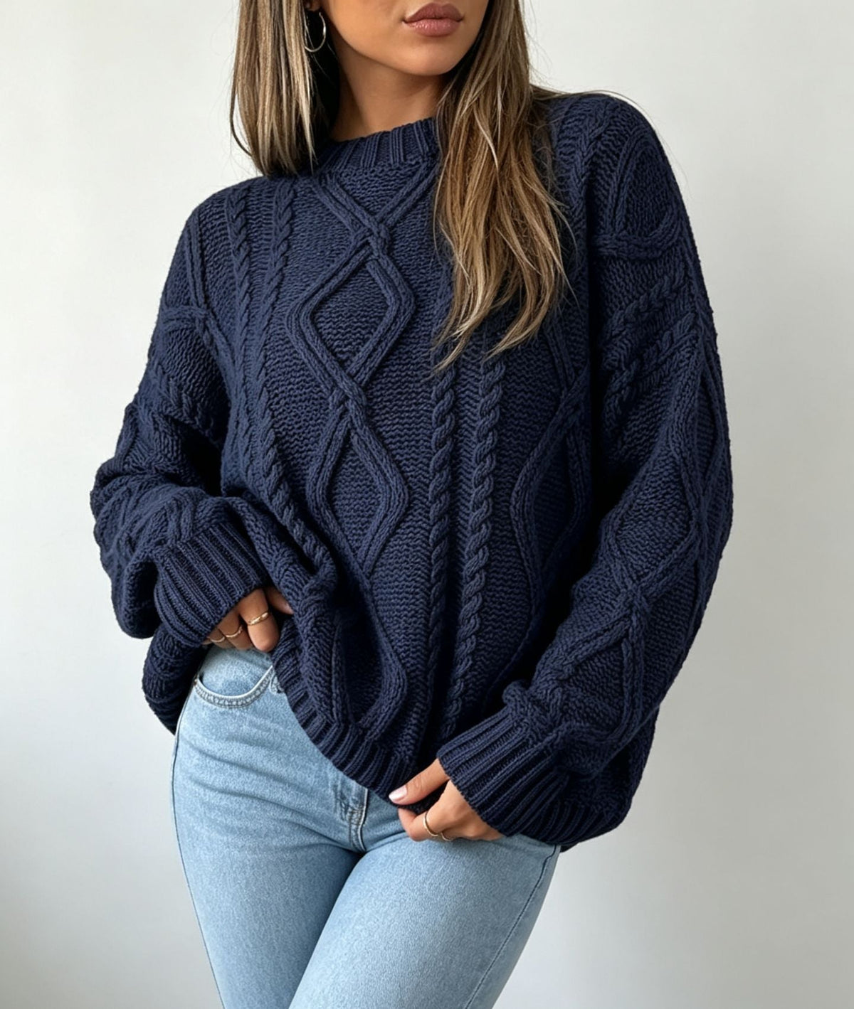 Women's Oversized Cable-Knit Sweater with Crew Neck 2