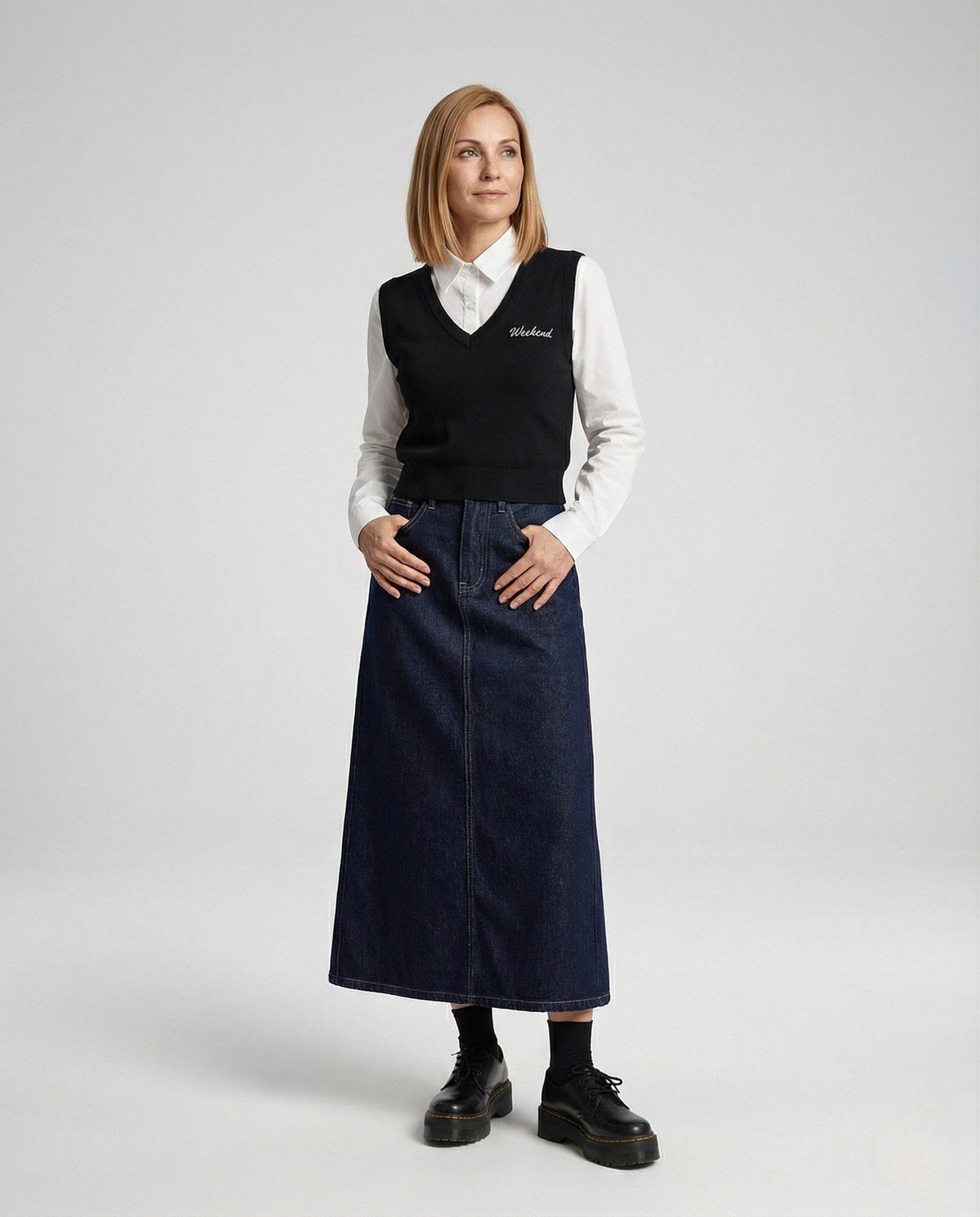 Women's Maxi Denim Skirt with Side Slit and Button Closure 3