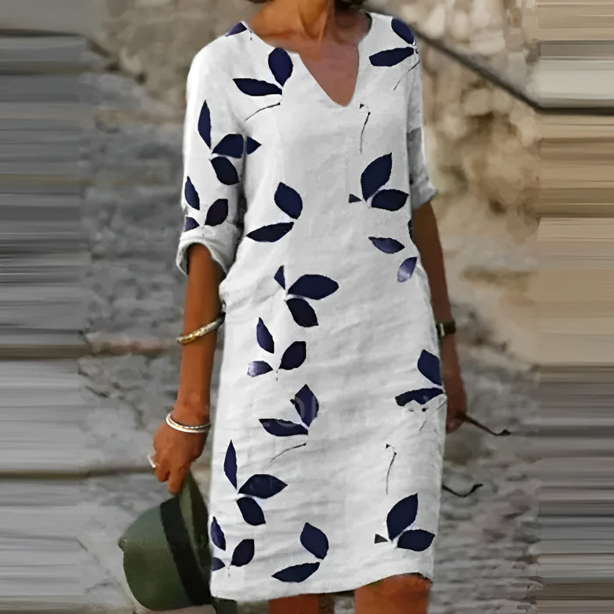 Althea | Vintage Short-Sleeve V-Neck Dress 2