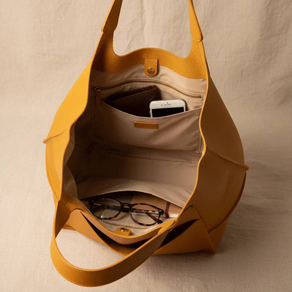 Dana | Classic Vintage Tote Bag 3