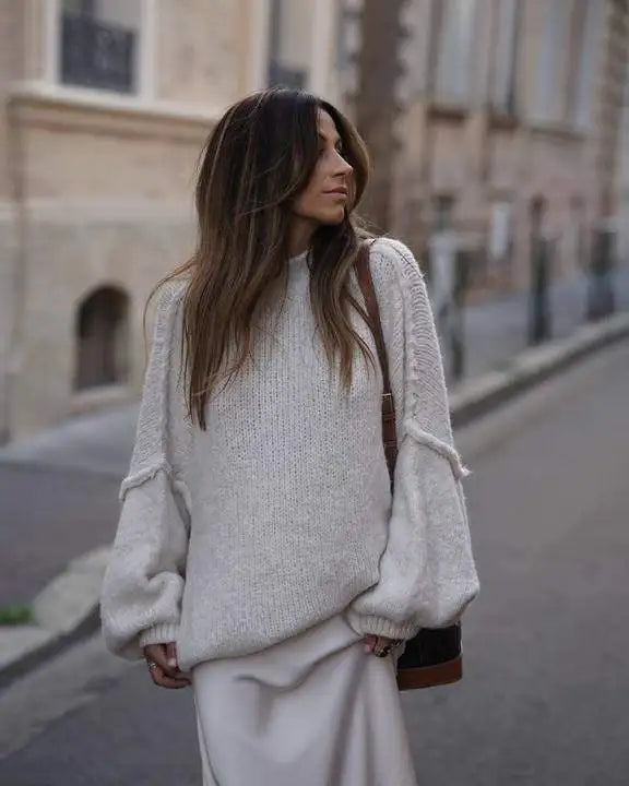 Women's Oversized Sweater with Crew Neck and Relaxed Fit 5
