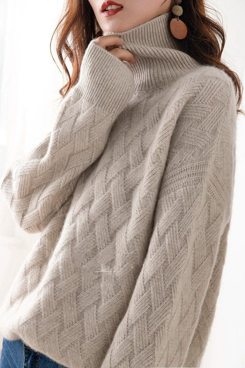Women's Cable-Knit Turtleneck Sweater in Oversized Fit 2