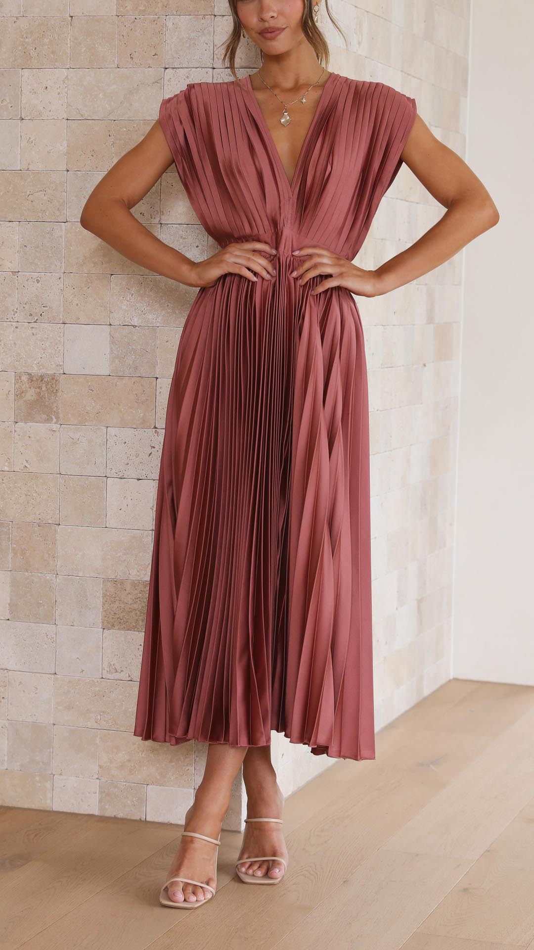Kaitlyn | Stylish Pleated V-Neck Midi Dress 1