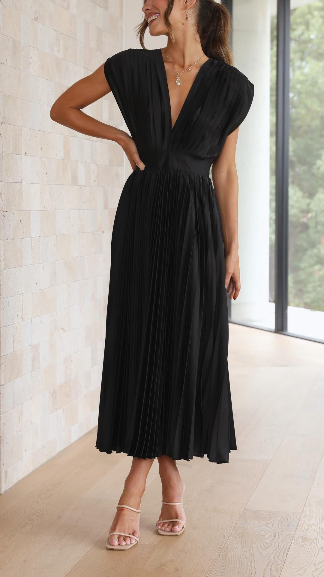 Kaitlyn | Stylish Pleated V-Neck Midi Dress 14