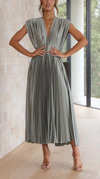 Kaitlyn | Stylish Pleated V-Neck Midi Dress 20