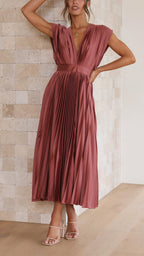 Kaitlyn | Stylish Pleated V-Neck Midi Dress 4