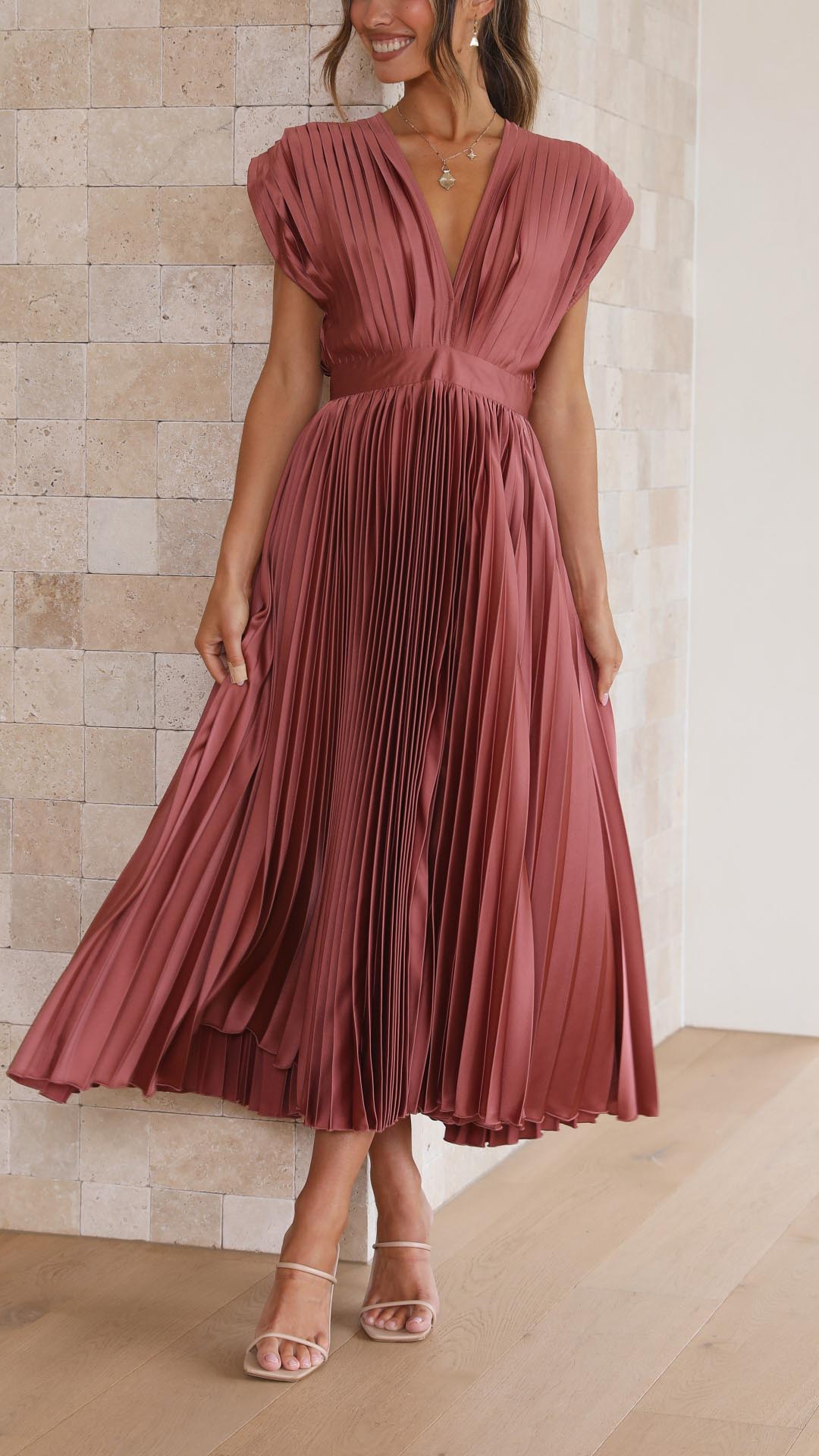 Kaitlyn | Stylish Pleated V-Neck Midi Dress 2