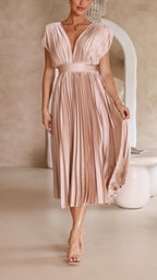 Kaitlyn | Stylish Pleated V-Neck Midi Dress 7