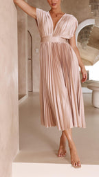 Kaitlyn | Stylish Pleated V-Neck Midi Dress 9