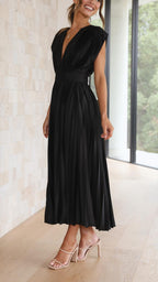 Kaitlyn | Stylish Pleated V-Neck Midi Dress 16